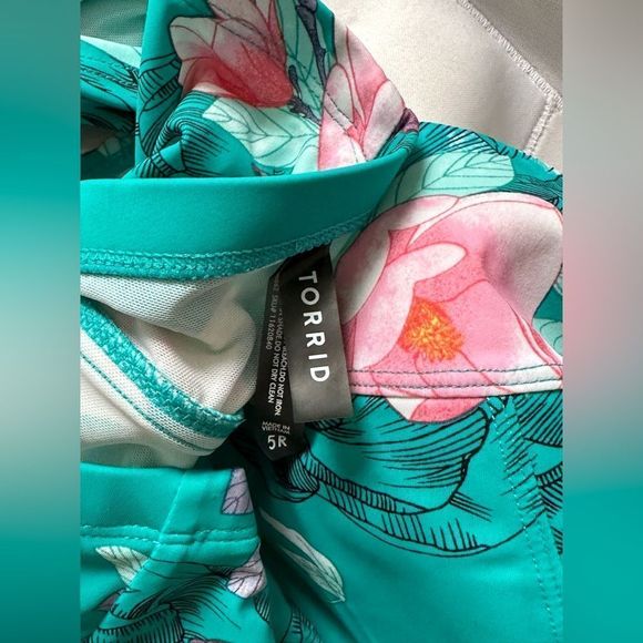 Torrid Aqua Floral Underwire Bikini Top Teal Green Size 5R Convertible Strap - Picture 8 of 8
